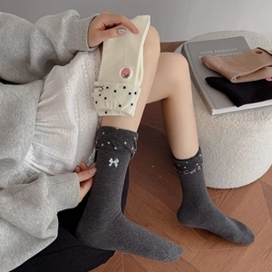 Chaussettes mignonnes style coréen avec broderie et revers à nœud à pois