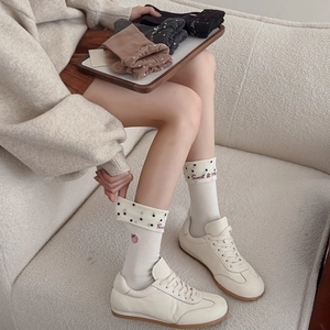 Chaussettes mignonnes en coton avec broderie et revers à pois en plusieurs couleurs