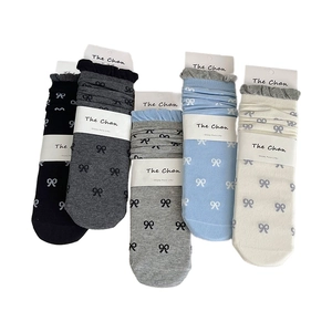 Lot de cinq paires de chaussettes style ballet à volants avec motifs nœuds doux