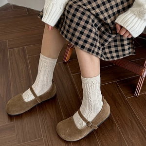 Chaussettes japonaises en maille torsadée avec nœud perlé et souliers Mary Jane
