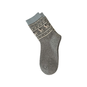 Chaussettes Fair Isle avec jacquard de dalmatien mignon et motifs de cœurs bleus