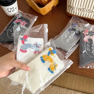 Cute cartoon cat embroidery cotton mid-tube socks in multi-color packaging set