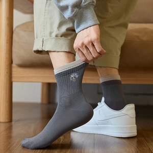 Men's autumn mid-tube cotton socks with cat embroidery and sporty color block design