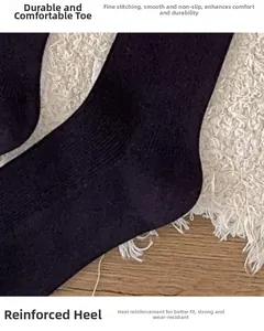 Détails de la pointe renforcée et du talon durable des chaussettes hautes en maille noire