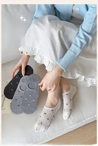 Detail showing breathable mesh texture and bow jacquard pattern on low cut invisible socks