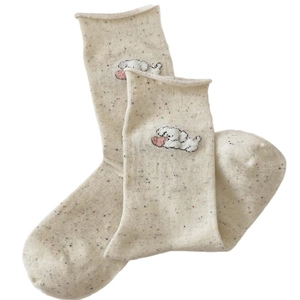 Creamy cotton socks with colorful flecks and cute puppy embroidery with rolled cuffs