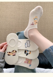 Detailed set of 5 beige invisible socks with cute cartoon animal patterns and elastic cuff