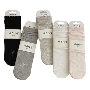 Hollow out bowknot crew socks for women in five pastel colors with ruffled lace cuffs