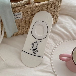 Chaussettes invisibles blanches motif chat mignon avec silicone antidérapant pour femmes