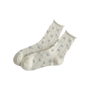 Calze bianco avorio con fiori blu, bordi a volant e design traforato fresco traspirante