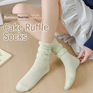 Chaussettes résille vert clair avec bords à volants et maille respirante pour femme