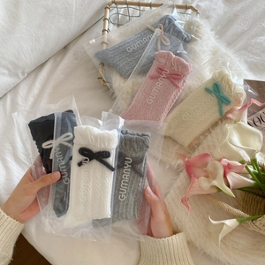 Japanese style bow-knot mid-calf socks set in six pastel colors with floral lace edges