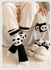 Ensemble chaussettes et chaussons panda en velours corail avec pantalon de détente moelleux