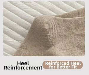 Dettaglio calzino kaki con cucitura del tallone rinforzata per durata e vestibilità
