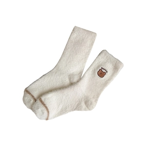 Calze spesse in peluche color crema con ricamo a orsetto e scritta Happy per donna