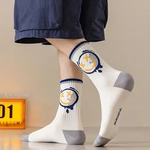 Chaussettes blanches avec smiley graffiti et texte PEACEFUL en coton sportif