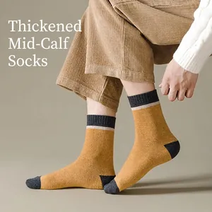 Gefütterte Herren-Socken in Senfgelb mit Farblock-Design und warmem Thermostrick-Gewebe