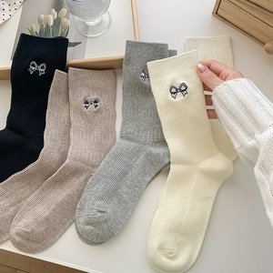 Women's cotton crew socks with bow embroidery and ribbed knit in four neutral colors
