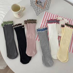 Women Mid-Calf Socks Cotton Blend Ruffle Edge Lettuce Trim Ribbed Knit Color Block Retro Sweet Style Breathable Comfort