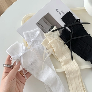 Chaussettes mi-mollet en tricot avec nœuds en ruban blanc, beige et noir
