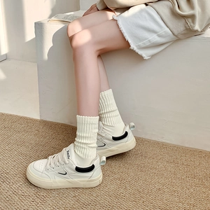 Calze termiche in spugna da donna con sneaker platform Smile beige a taglio basso