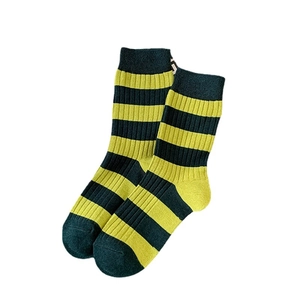 Gestreifte grüne Baumwoll-Mittelsocken mit Rippstrick-Design und G-Label
