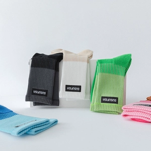 Chaussettes de sport mi-mollet pour femmes en coton contrasté et maille côtelée