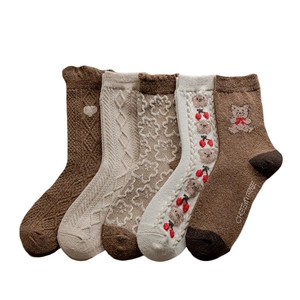 Five-pack of thick wool socks for winter with retro bear patterns in earthy brown tones