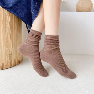Brown ribbed cotton crew socks for women in minimalist casual slouch style
