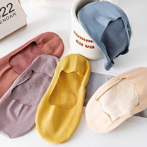 Five-color set of seamless ice silk invisible socks for women in soft pastel tones