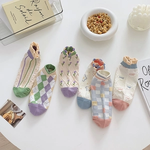 Set of 6 women low cut cotton socks with cute floral plaid and love heart patterns