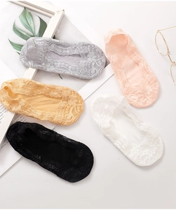 Lace low cut socks for women with non-slip silicone heel and breathable cotton sole