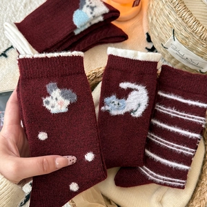 Thick wool socks in wine red with cartoon dog and cat embroidery for winter warmth