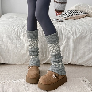 Vintage Fair Isle leg warmers with thick knit jacquard pattern for winter warmth