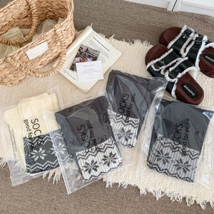 Fair Isle vintage thick knit leg warmers with snowflake pattern in four colors