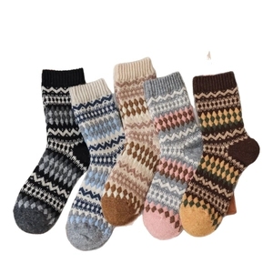 5-pack Nordic Fair Isle wool socks with vintage diamond patterns and ribbed cuffs