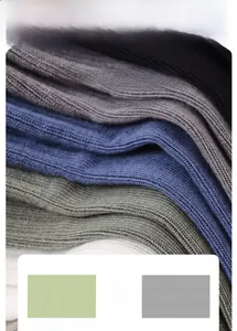Dettaglio calze in cotone pettinato a 200 aghi in vari colori naturali e coste