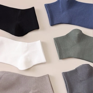 Set di calze in cotone in vari colori con polsini elastici a costine di alta qualità