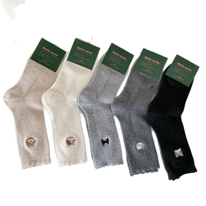5-pack embroidered cat pattern winter thick wool socks for women in multi-color sets