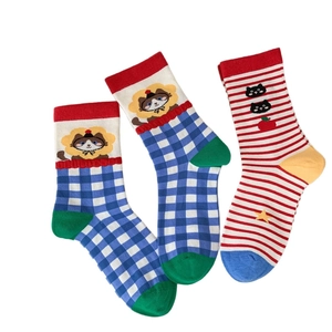 Colorful cartoon cat and apple pattern mid-calf cotton socks in vibrant checkered design