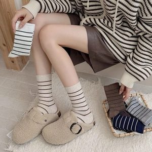 Chaussettes rayées en coton pour femmes et sabots en polaire chauds pour l'automne-hiver