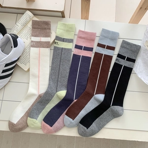 Pack de cinq paires de chaussettes de sport montantes avec logo RT en coton élastique