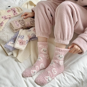 Chaussettes épaisses en polaire corail pour femmes avec motifs animaux mignons et couleurs pastel