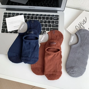 Invisible cotton boat socks with thick towel sole and non-slip silicone grip for men