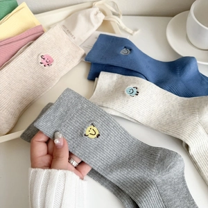 Women Combed Cotton Crew Socks Ribbed Knit Breathable Sweat Absorbent Cute Cartoon Smiley Face Embroidery Funny Simple