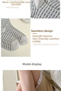 Gros plan sur la pointe sans couture de chaussettes grises rayées à texture lisse