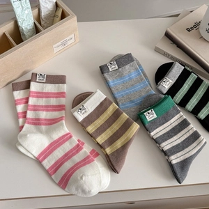 Chaussettes Mi-hautes Rayées Femmes Coton Peigné Écusson Chien Dessin Animé Style Japonais Respirant Kawaii Mode