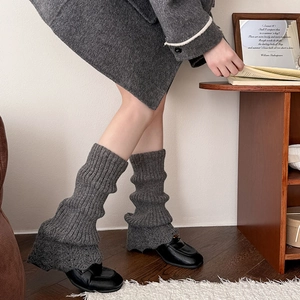 Jambières tricotées gris foncé avec bordure en dentelle ajourée de style vintage