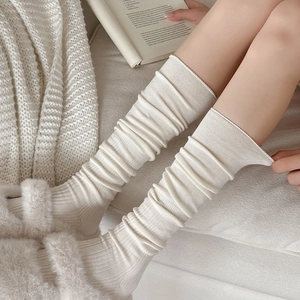 Calze a costine bianco crema in stile giapponese minimalista in maglia per donna