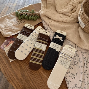 Women Retro Japanese Style Wool Slouch Socks Jacquard Floral Pattern Bow Soft Cozy Mid-Calf Socks For Autumn Winter